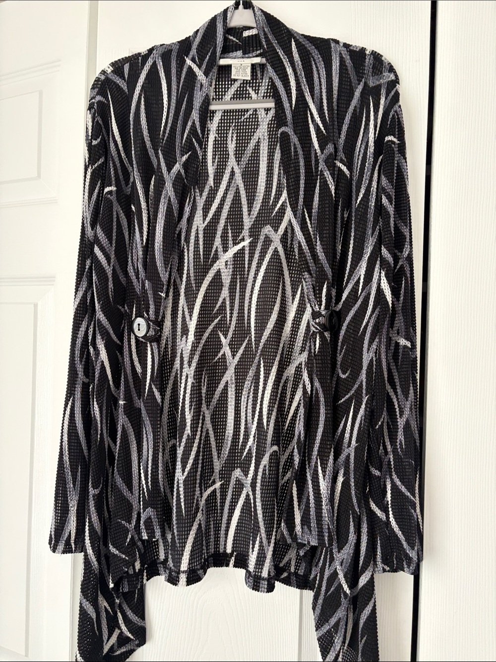 Lightweight Patterned Open Cardigan in Black and Gray